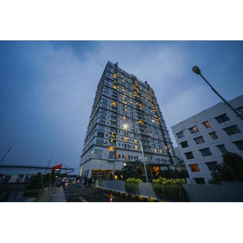 Tmansari Mahogany Apartement By Cozy