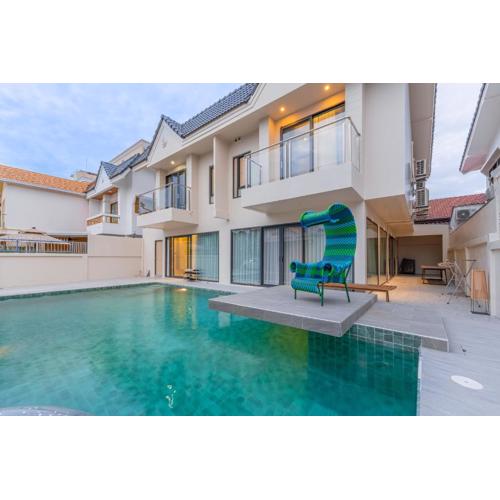 TML urban 4 bedroom 6 bathroom villa private KTV room and swimming pool