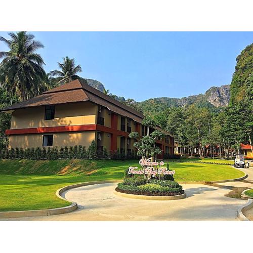 Tonsai Bay Resort