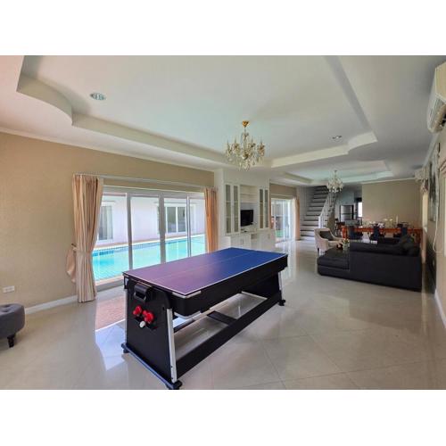 Toongklom Talman Pool Villa 4BR at Pattaya