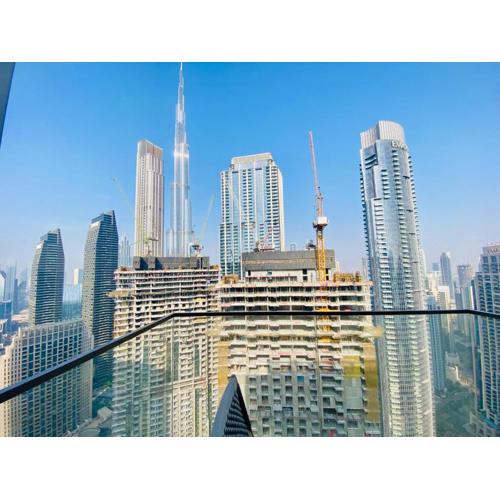 Top Floor 2 Bedroom Apartment with partial Burj Khalifa Views and Full Downtown Views 171BC-2