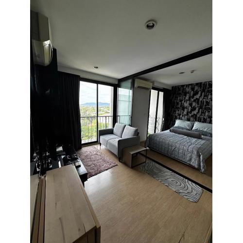 Top Floor Condo MountainView & 5 min to beach