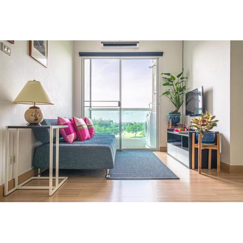 Top Floor, Golf Course View Balcony Bliss