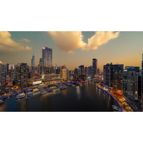 Top-floor Luxury 2br With Stunning Marina View