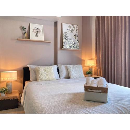 Top-Floor Studio Retreat