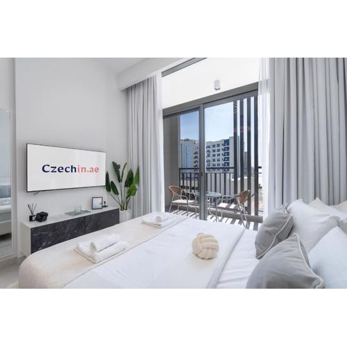 TOP Location and Work and Chill near Miracle Garden