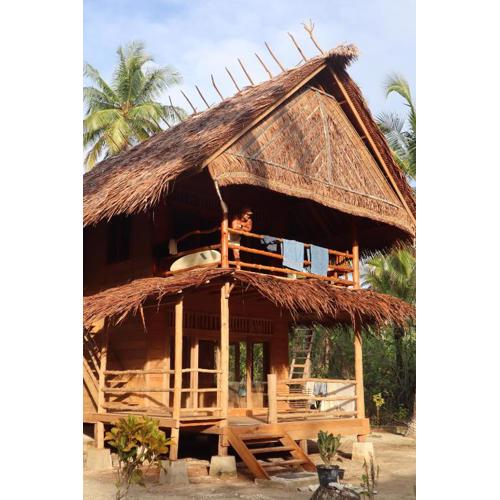 Toro Simalatcat - Private all inclusive, Accom, Food, 2x daily surf trips, guide, barrels