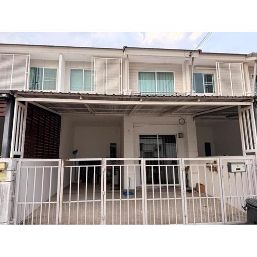 Townhome 3BR 2baths near Airport and Old town