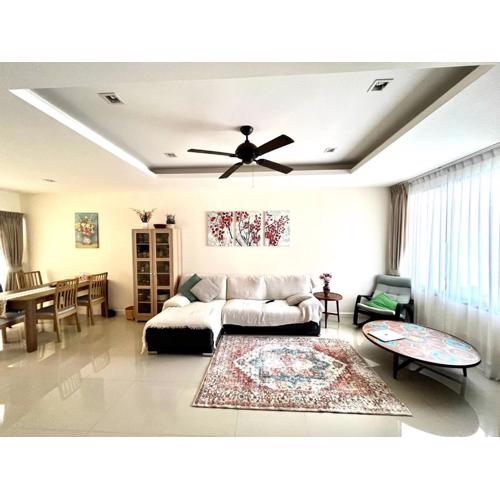 Townhouse in the very center of Laguna, 600 m from Bang Tao