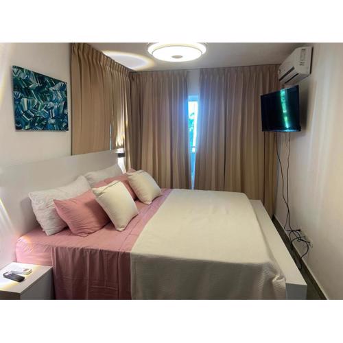 Tranquil 3 Bedroom Apartment - Pool & Private Beach Access