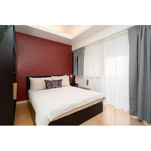 Tranquil Greenbelt Makati Condo - Free Pool Access