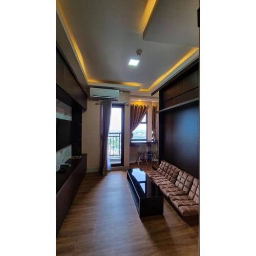 Trans Studio Apartment with Epic Mountain view