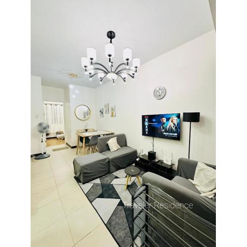 Traveler Residence by Celandine