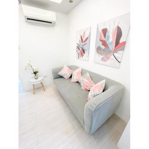 Travelers Inn - Modern Capsule Bunks, Makati