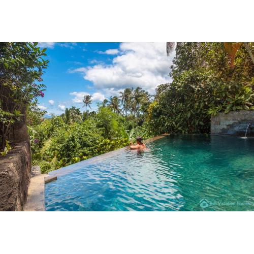 Treasure of Bali, 3BR villa, infinity pool, staff