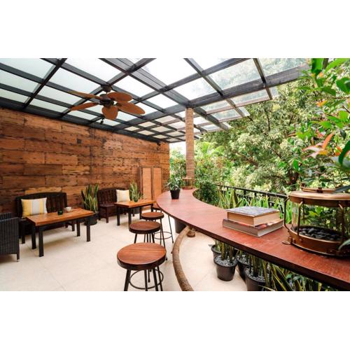 Treehouse Suites - Boutique Serviced Apartment