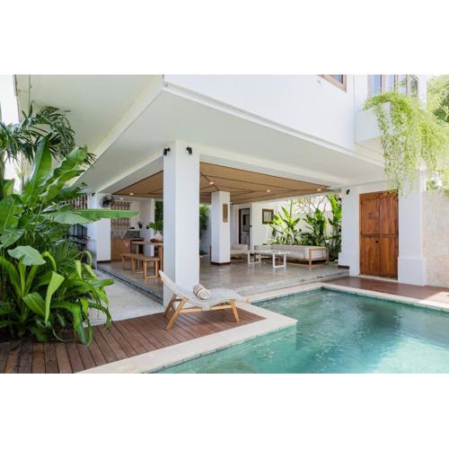 Treetop 3 - Panoramic 3 storey villa, 3 mins to Bingin Beach