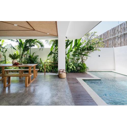 Treetop 5 - Traditional, modern 3-story villa w ocean views