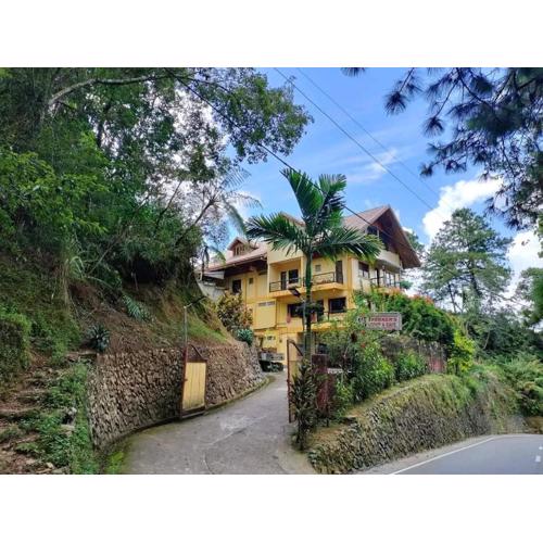 Trekkers Lodge and Cafe