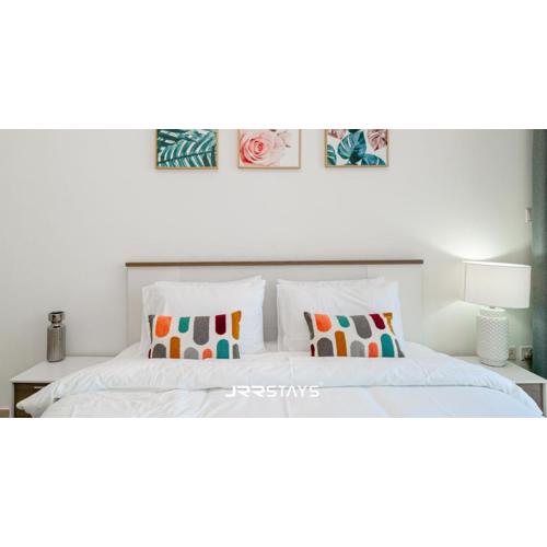 Trendy Studio - Panoramic City Views - JVC