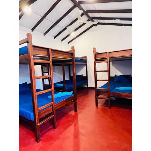 Trinco Bay Dive Hostel