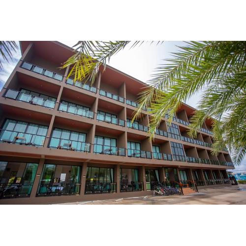 Triple O Phala Beach