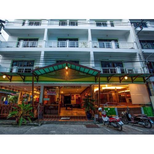 Triple Rund Place Hotel