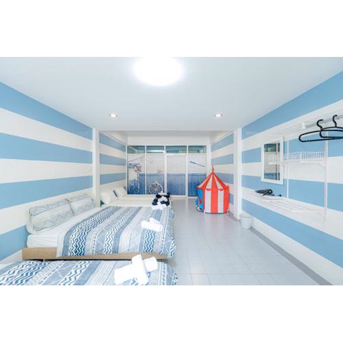 Trisisters Home, near Leegarden