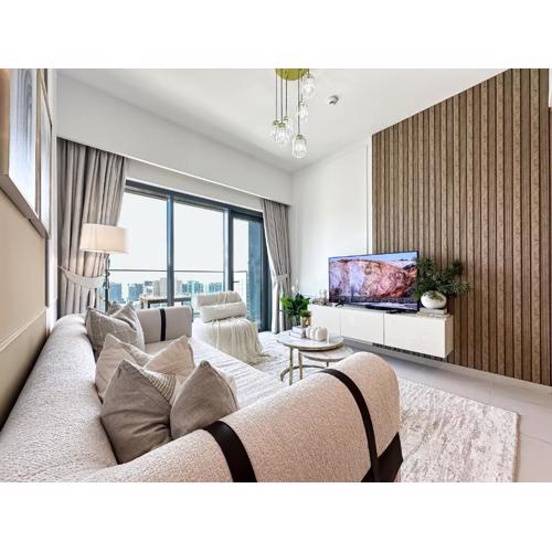 Trophy - Euphoria Eclipse Suite in 29th floor in Burj Royale