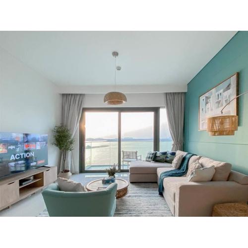 Trophy 2BDR Sandy Shores Retreat with Panoramic Sea View & Private Beach Access