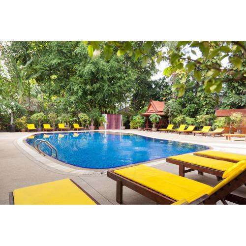 Tropica Bungalow Beach Hotel