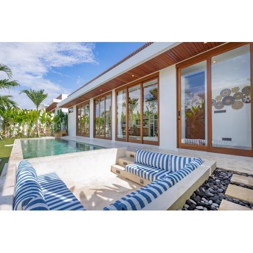 Tropical 2BR Design Villa Pool, Lounge & Workdesk