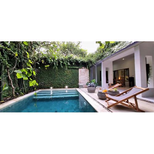 Tropical 2br private pool Villa in central Seminyak