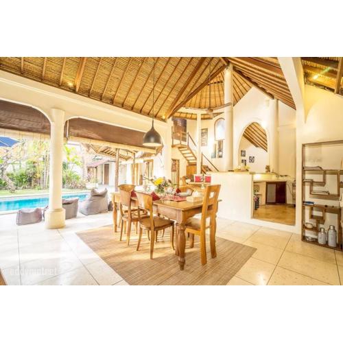 Tropical 3BR villa in the heart of Seminyak