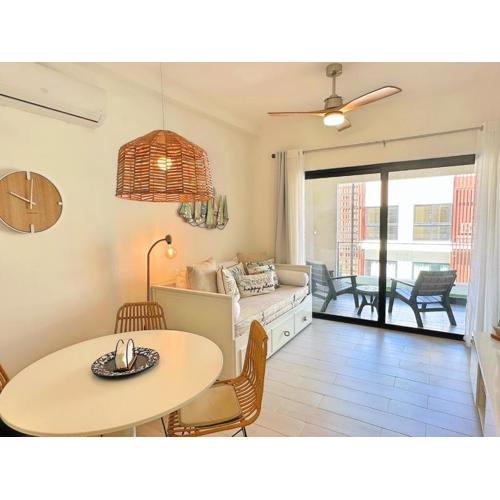 Tropical Apartment King Bed artificial beach and golf course