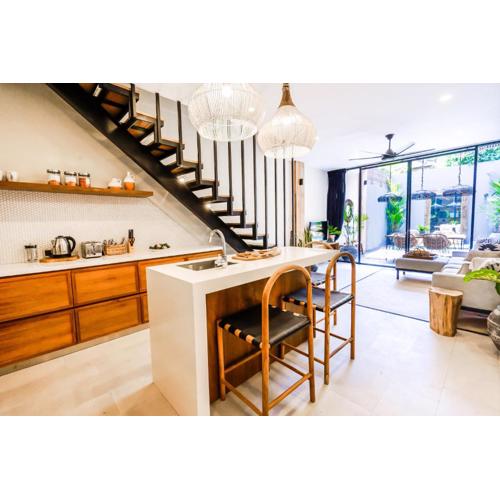 Tropical Comfort - Private Pool Modern Townhouse