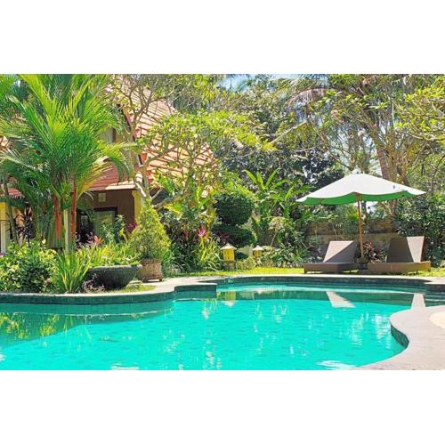 Tropical Deluxe Room Infinity Pool CYN