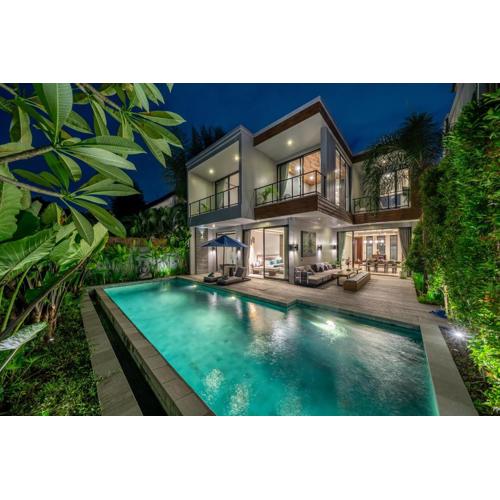 Tropical Escape in Berawa - Brand New 4BR Villa with Lush Garden and Pool