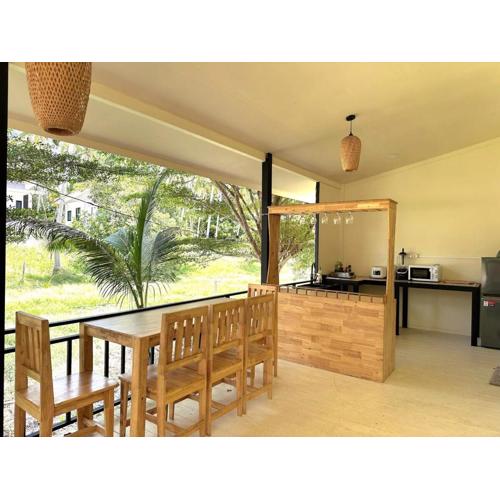 Tropical Hideway with Private Terrace