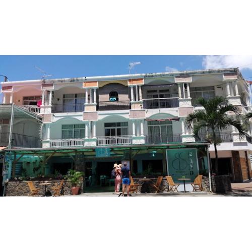 Tropical Holidays MU