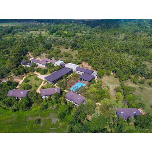 Tropical Life Resort and Spa