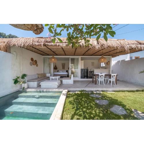 Tropical Oasis: 2 BR Hideway in Canggu