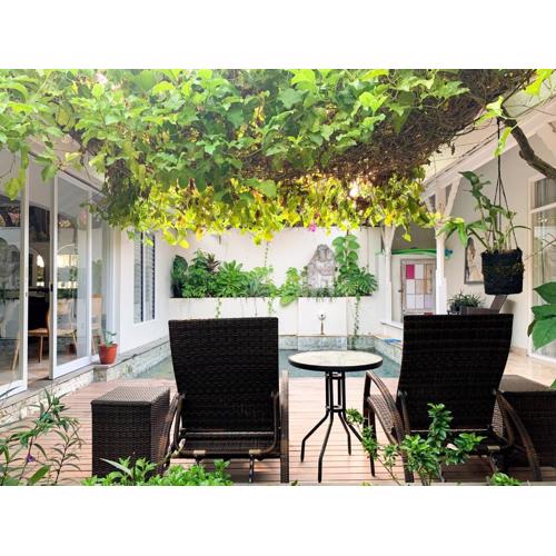 Tropical Oasis 2 BR Villa - Near Beach