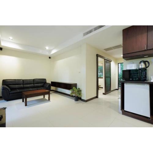 Tropical View Condo in Hillside Resort - SGC1