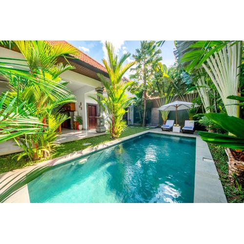 Tropical Villa Prime Location in Canggu - 15 Minutes Walk to the Beach