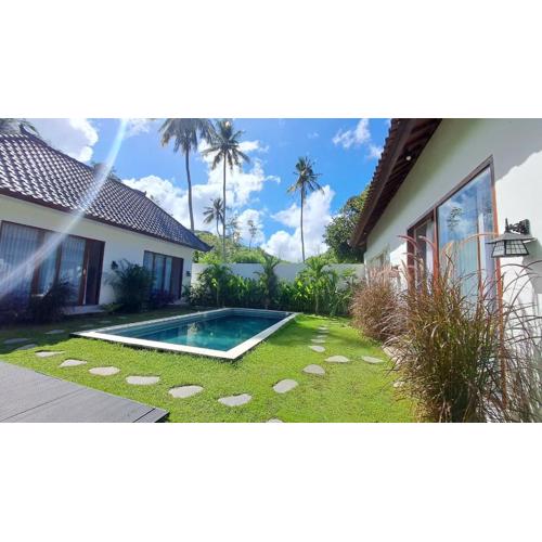 Tropical Villa with Swimming Pool