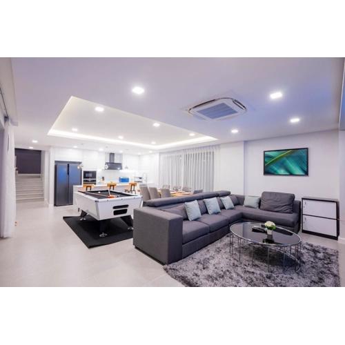 Tropicana, Luxe 8 bedrooms Villa