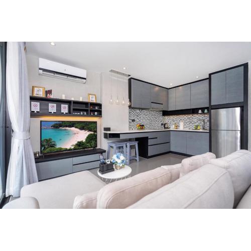 Tropics Kamala Hill View Suite CTG P610 near Beach and Fantasea