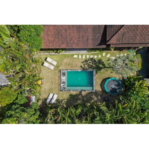 Tropische Bali 3BR Villa met Zwembad & Tram-poline