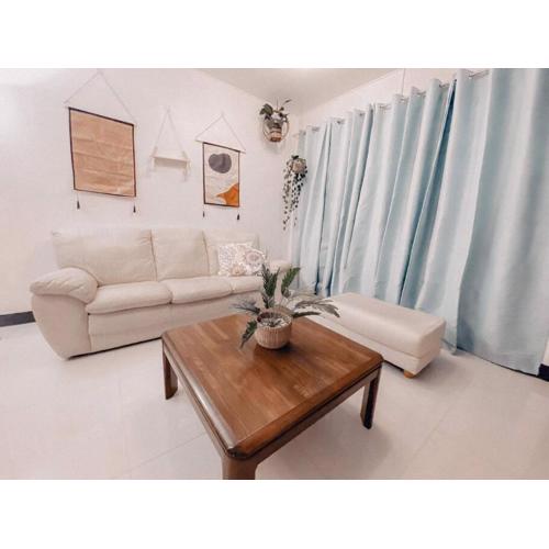 TRP1 - Cozy 2BR Home near Aquaplanet & Clark Airport